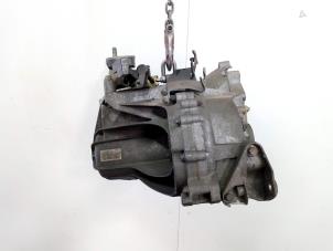 Gebruikte Versnellingsbak Ford Mondeo III Wagon 2.0 TDdi 90 16V Prijs € 250,00 Margeregeling aangeboden door Van Gils Automotive