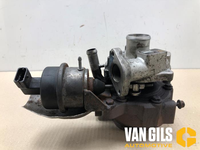 Gebruikte Turbo Fiat Doblo Cargo (263) 1.3 MJ 16V DPF Euro 5 Prijs € 375,00 Margeregeling aangeboden door Van Gils Automotive