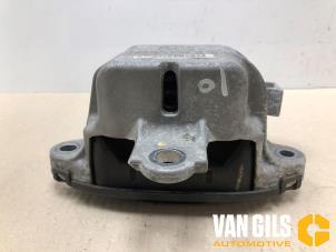 Gebruikte Motorrubber Opel Mokka/Mokka X 1.6 16V EcoFlex 4x2 Prijs € 39,99 Margeregeling aangeboden door Van Gils Automotive