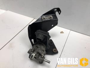 Gebruikte Oliepomp Mitsubishi Outlander (GF/GG) 2.0 16V PHEV 4x4 Prijs € 349,99 Margeregeling aangeboden door Van Gils Automotive