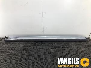 Gebruikte Sideskirt links Mitsubishi Outlander (GF/GG) 2.0 16V PHEV 4x4 Prijs € 125,00 Margeregeling aangeboden door Van Gils Automotive