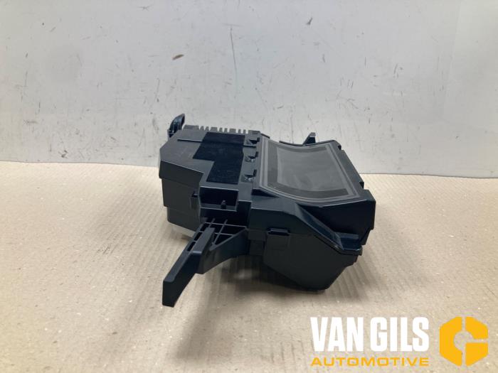 Head-up display van een Toyota Prius (ZVW5) 1.8 16V Hybrid 2019