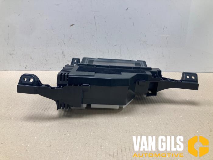 Head-up display van een Toyota Prius (ZVW5) 1.8 16V Hybrid 2019