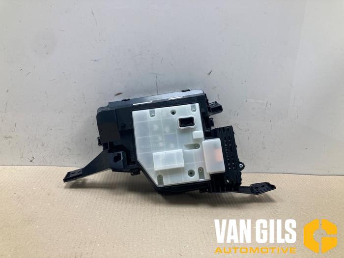 Head-up display van een Toyota Prius (ZVW5) 1.8 16V Hybrid 2019