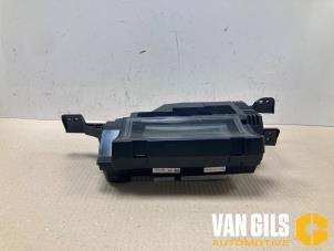 Gebruikte Head-up display Toyota Prius (ZVW5) 1.8 16V Hybrid Prijs € 150,00 Margeregeling aangeboden door Van Gils Automotive