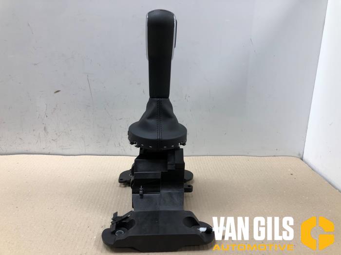 Versnellingspook van een MINI Countryman (F60) 1.5 12V Cooper 2020