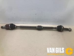 Gebruikte Steekas links-achter Mitsubishi Outlander (GF/GG) 2.0 16V PHEV 4x4 Prijs € 100,00 Margeregeling aangeboden door Van Gils Automotive