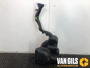 Gebruikte Ruitensproeiertank voor Mercedes B (W246) 1.6 B-180 BlueEFFICIENCY Turbo 16V Prijs € 29,99 Margeregeling aangeboden door Van Gils Automotive