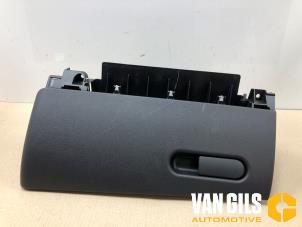 Gebruikte Dashboardkastje Mini Countryman (F60) 1.5 12V Cooper Prijs op aanvraag aangeboden door Van Gils Automotive