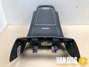 Gebruikte Opbergvak Mercedes B (W246) 1.6 B-180 BlueEFFICIENCY Turbo 16V Prijs € 100,00 Margeregeling aangeboden door Van Gils Automotive