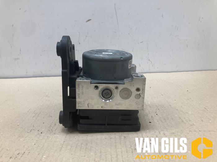 Gebruikte ABS Pomp Volkswagen Golf VII (AUA) 1.4 GTE 16V Prijs € 75,00 Margeregeling aangeboden door Van Gils Automotive