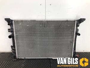 Gebruikte Radiateur Mercedes B (W246) 1.6 B-180 BlueEFFICIENCY Turbo 16V Prijs € 125,00 Margeregeling aangeboden door Van Gils Automotive