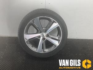 Gebruikte Velg + Band Peugeot 308 (L3/L8/LB/LH/LP) 1.2 12V e-THP PureTech 130 Prijs € 175,00 Margeregeling aangeboden door Van Gils Automotive