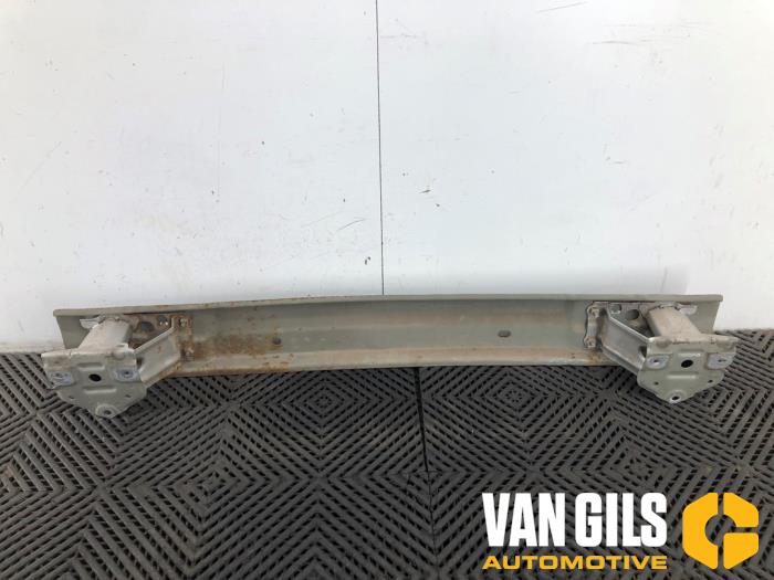 Bumperbalk achter van een Toyota Auris (E15) 1.8 16V HSD Full Hybrid 2012