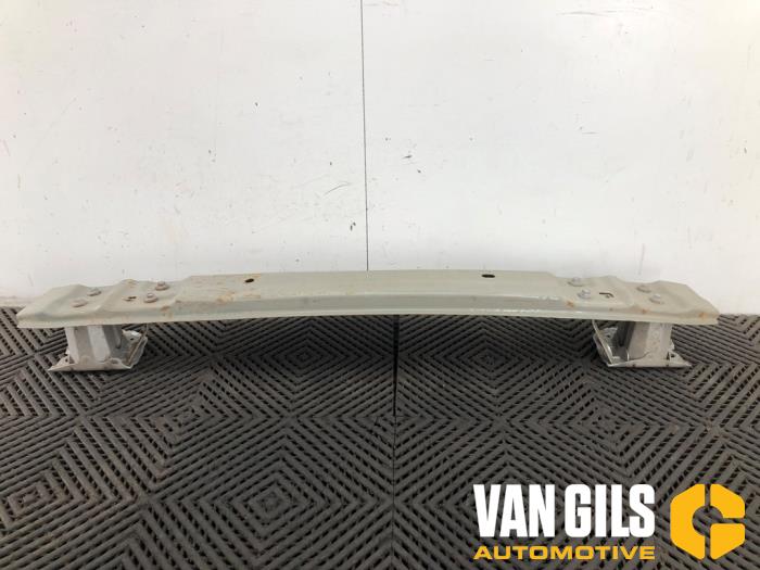 Bumperbalk achter van een Toyota Auris (E15) 1.8 16V HSD Full Hybrid 2012