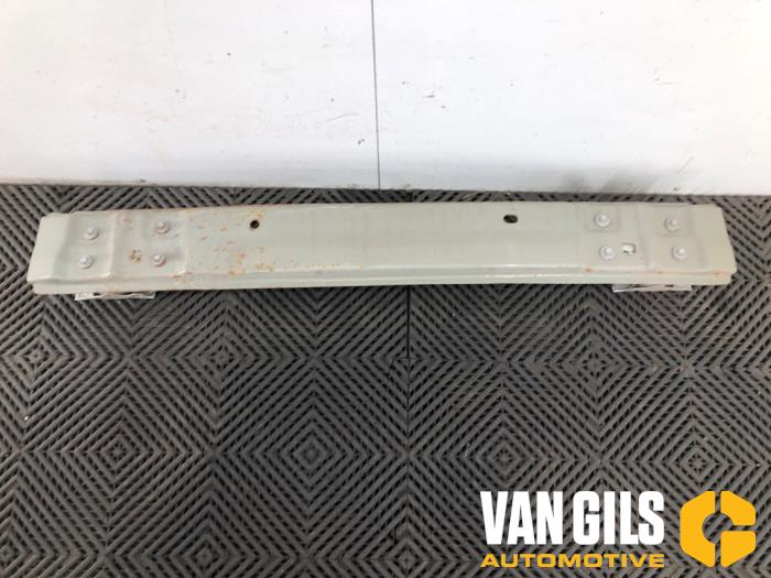 Bumperbalk achter van een Toyota Auris (E15) 1.8 16V HSD Full Hybrid 2012