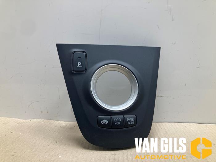 Schakelaar handrem van een Toyota Auris (E15) 1.8 16V HSD Full Hybrid 2012