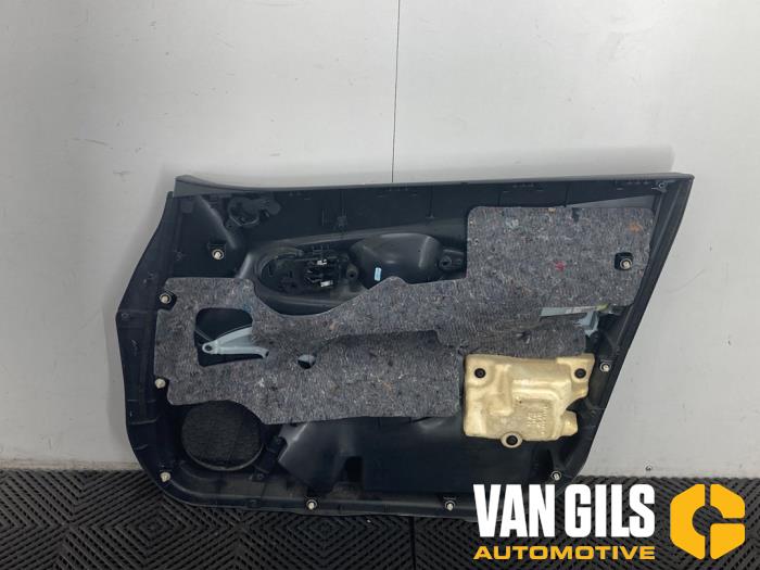 Deurbekleding 4Deurs links-voor van een Toyota Auris (E15) 1.8 16V HSD Full Hybrid 2012