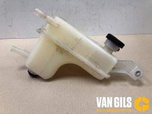 Gebruikte Koelwater Reservoir Toyota Auris (E15) 1.8 16V HSD Full Hybrid Prijs op aanvraag aangeboden door Van Gils Automotive