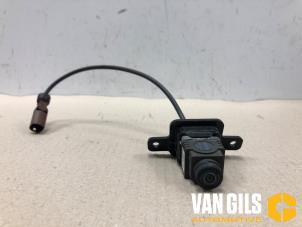 Gebruikte Camera voorzijde Mercedes E (C238) E-200 2.0 Turbo 16V Prijs € 229,99 Margeregeling aangeboden door Van Gils Automotive