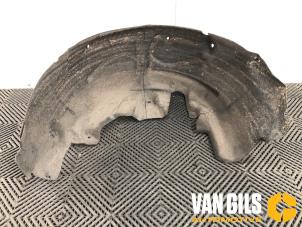 Gebruikte Slijkweerder Mercedes E (C238) E-200 2.0 Turbo 16V Prijs € 49,99 Margeregeling aangeboden door Van Gils Automotive