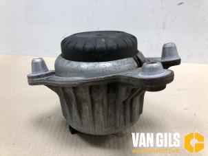 Gebruikte Motorrubber Mercedes E (C238) E-200 2.0 Turbo 16V Prijs € 39,99 Margeregeling aangeboden door Van Gils Automotive