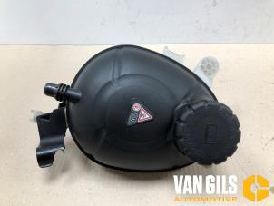 Gebruikte Expansievat Mercedes E (C238) E-200 2.0 Turbo 16V Prijs € 29,99 Margeregeling aangeboden door Van Gils Automotive