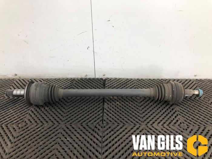 Gebruikte Aandrijfas rechts-achter Mercedes E (C238) E-200 2.0 Turbo 16V Prijs € 124,99 Margeregeling aangeboden door Van Gils Automotive