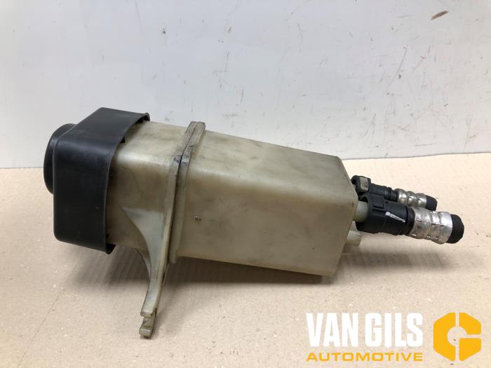 Gebruikte Servo Oliereservoir Fiat Ducato (250) 2.3 D 120 Multijet Prijs op aanvraag aangeboden door Van Gils Automotive