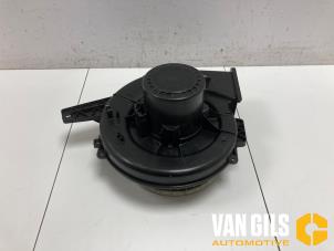 Gebruikte Kachel Ventilatiemotor Volkswagen Polo V (6R) 1.0 TSI 12V BlueMotion Prijs € 45,00 Margeregeling aangeboden door Van Gils Automotive