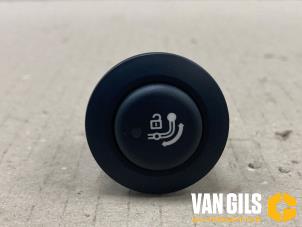 Gebruikte Schakelaar BMW iX3 80 kWh Prijs € 30,00 Margeregeling aangeboden door Van Gils Automotive