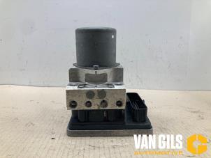 Gebruikte ABS Pomp Mercedes E (C238) E-200 2.0 Turbo 16V Prijs € 24,99 Margeregeling aangeboden door Van Gils Automotive