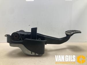 Gebruikte Rempedaal Mercedes E (C238) E-200 2.0 Turbo 16V Prijs € 39,99 Margeregeling aangeboden door Van Gils Automotive