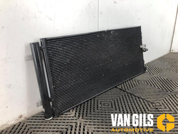 Airco Condensor van een Audi RS 6 Avant (C7) 4.0 V8 TFSI Performance 32V 2016