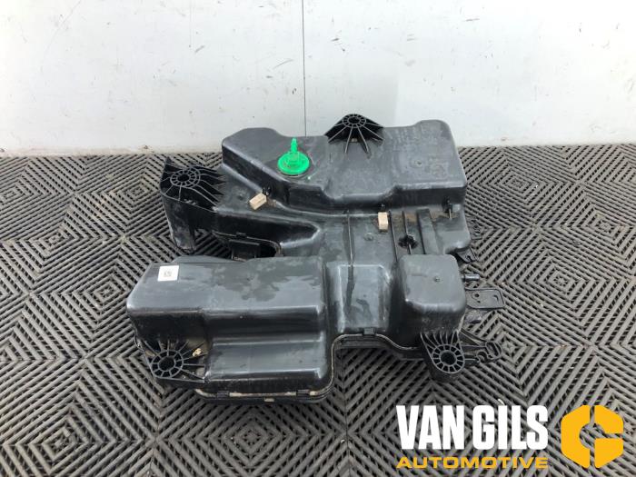 Gebruikte Adblue tank Peugeot Expert (V1/VA/VB/VE/VF/VT/VY) 2.0 Blue HDi 145 16V Prijs € 399,95 Margeregeling aangeboden door Van Gils Automotive