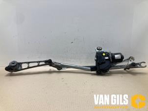 Gebruikte Ruitenwismotor + Mechaniek Mercedes B (W247) 2.0 B-200d Prijs € 99,99 Margeregeling aangeboden door Van Gils Automotive