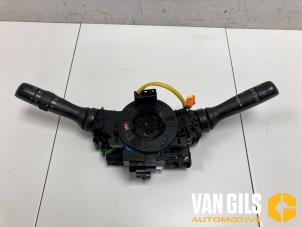 Gebruikte Licht + Raw Schakelaar Peugeot 108 1.0 12V Prijs € 45,00 Margeregeling aangeboden door Van Gils Automotive