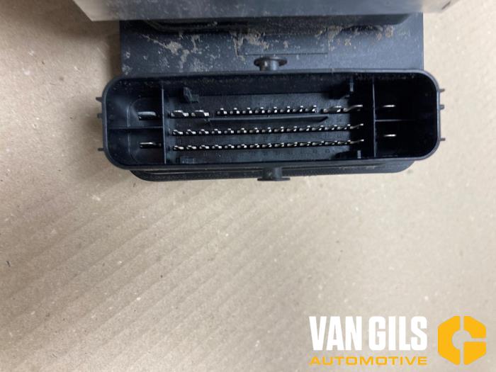 ABS Pomp van een Opel Mokka 1.2 Turbo Hybrid 12V 2025