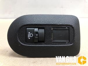 Gebruikte Hoogteregelaar schakelaar Opel Mokka 1.2 Turbo Hybrid 12V Prijs € 39,00 Margeregeling aangeboden door Van Gils Automotive