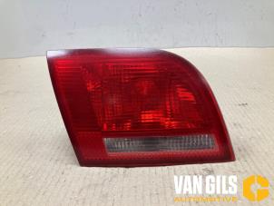 Gebruikte Achterlicht links Audi A3 Sportback (8PA) 1.6 FSI 16V Prijs € 30,00 Margeregeling aangeboden door Van Gils Automotive