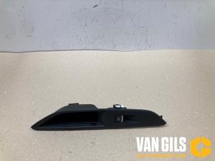 Gebruikte Ruit schakelaar elektrisch Peugeot 3008 II (M4/MC/MJ/MR) 1.6 16V HYbrid 225 Prijs op aanvraag aangeboden door Van Gils Automotive