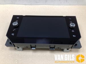 Gebruikte Display Multi Media regelunit Seat Arona (KJX) 1.0 TSI 12V Prijs € 100,00 Margeregeling aangeboden door Van Gils Automotive