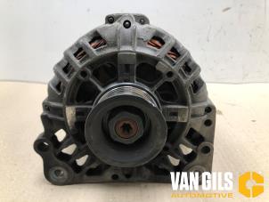 Gebruikte Dynamo Volkswagen Polo IV (9N1/2/3) 1.2 12V Prijs € 65,00 Margeregeling aangeboden door Van Gils Automotive