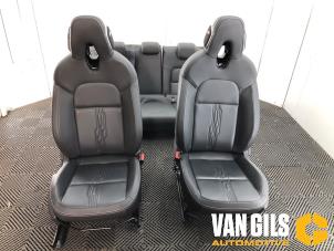 Gebruikte Interieur Bekledingsset Nissan Juke (F16) 1.6 Hybrid 16V Prijs op aanvraag aangeboden door Van Gils Automotive