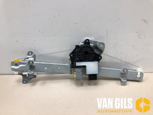 Gebruikte Raammechaniek 4Deurs links-voor Nissan Juke (F16) 1.6 Hybrid 16V Prijs € 100,00 Margeregeling aangeboden door Van Gils Automotive