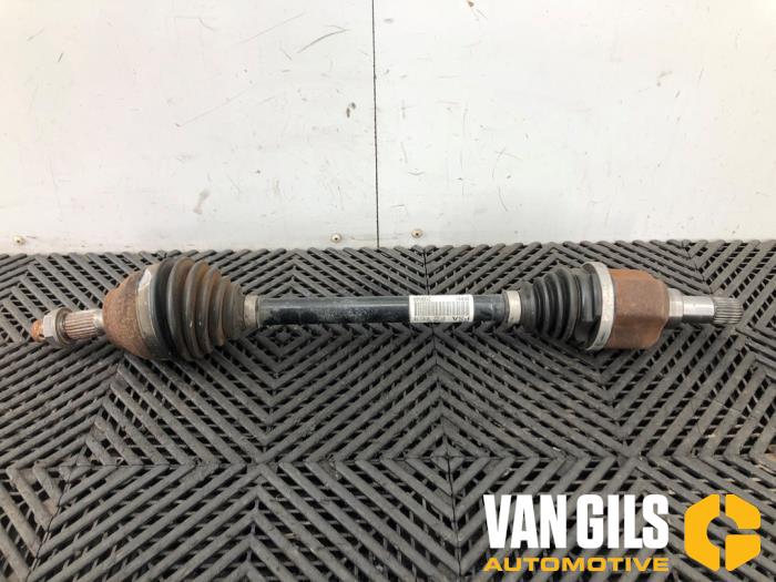 Gebruikte Aandrijfas links-voor Citroen C3 Aircross I (2C/2R) 1.2 e-THP PureTech 110 Prijs € 150,00 Margeregeling aangeboden door Van Gils Automotive