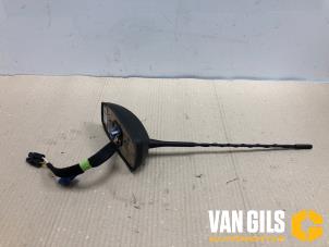 Gebruikte Antenne Citroen C3 Aircross I (2C/2R) 1.2 e-THP PureTech 110 Prijs € 45,00 Margeregeling aangeboden door Van Gils Automotive
