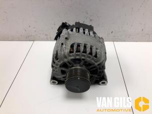 Gebruikte Dynamo Peugeot 2008 (CU) 1.2 12V e-THP PureTech 110 Prijs € 100,00 Margeregeling aangeboden door Van Gils Automotive