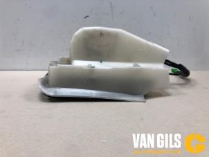 Gebruikte Portierslot Mechaniek 4Deurs rechts-voor Tesla Model 3 Long Range, Performance AWD Prijs € 60,00 Margeregeling aangeboden door Van Gils Automotive