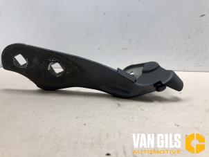 Gebruikte Motorkap Scharnier Tesla Model 3 Long Range, Performance AWD Prijs € 40,00 Margeregeling aangeboden door Van Gils Automotive